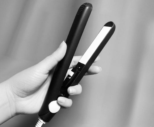 Mini Styler 2-en-1 – Boucles ou Lissage, où que vous soyez
